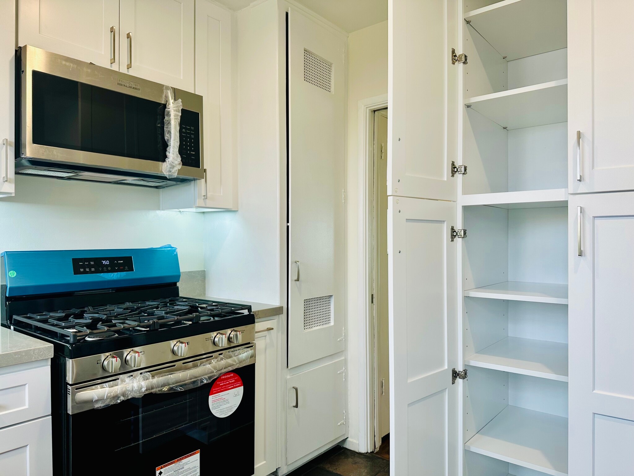 Building Photo - 4918 1/2 Tujunga Ave