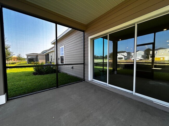 Building Photo - Brand New 4/3.5 Two Story Home with Loft. ...