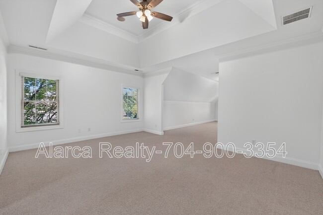 Building Photo - 2718 Old Course Road