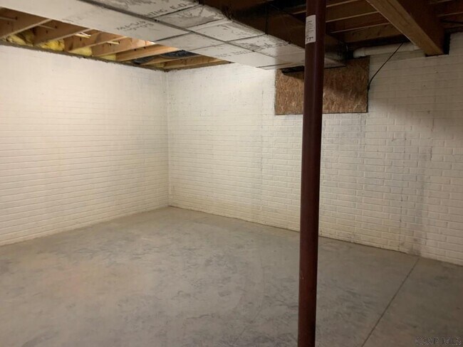 Building Photo - 133 Anderson Ln