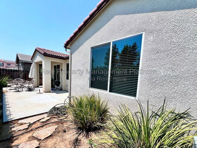 Building Photo - 3620 Griffith Ave