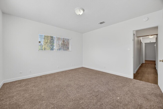 Building Photo - Sunlit Comfort on Kerckhoff – Your Next Happy Home!