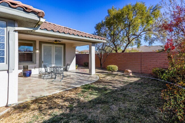 Building Photo - 3 Bedroom Summerlin South Beauty