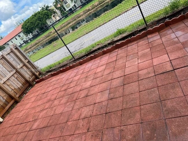 Building Photo - 3705 NE 4th St