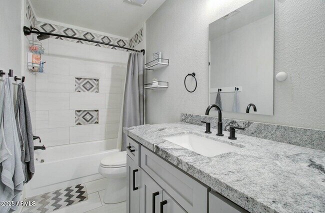 Building Photo - 372 W Larona Ln