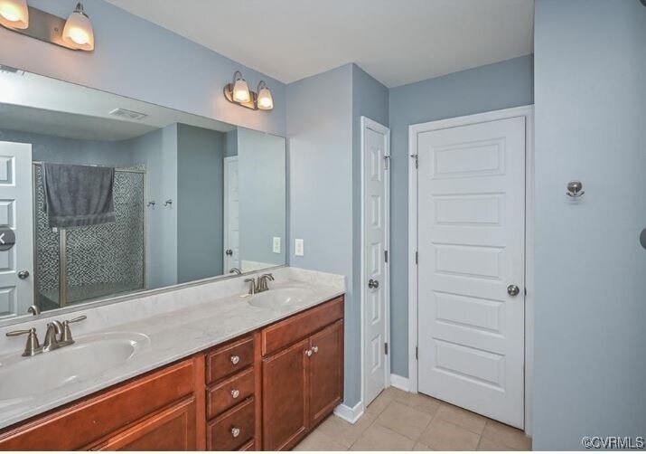Building Photo - 8013 Rutland Village Dr