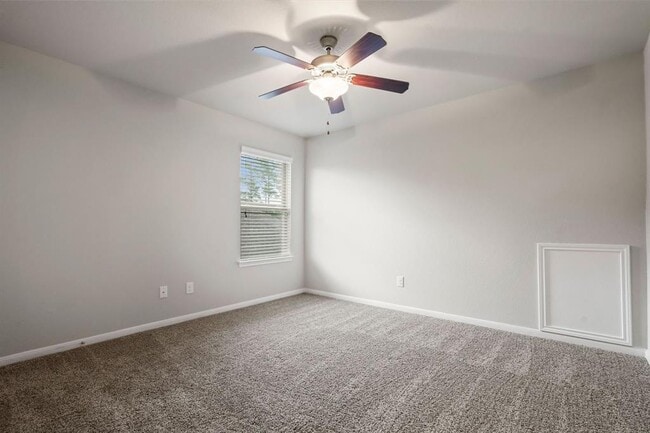 Building Photo - 14108 N Crater Lake Trail