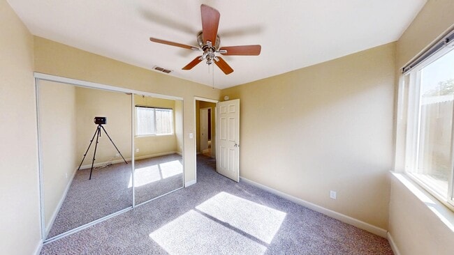 Building Photo - 6556 Mossview Way