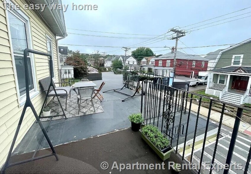 Building Photo - 123 Winthrop St