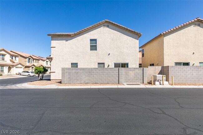 Building Photo - 1170 Orange Meadow St
