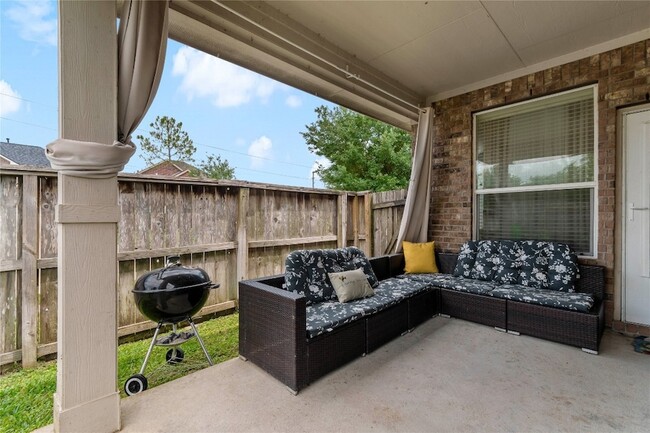 Building Photo - 13601 May Pine Ct