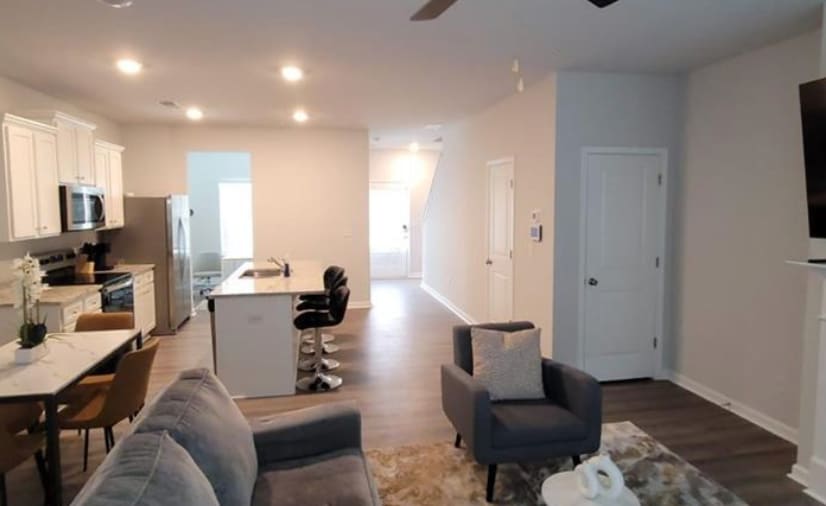 Building Photo - Room in Townhome on Shaffer Ct