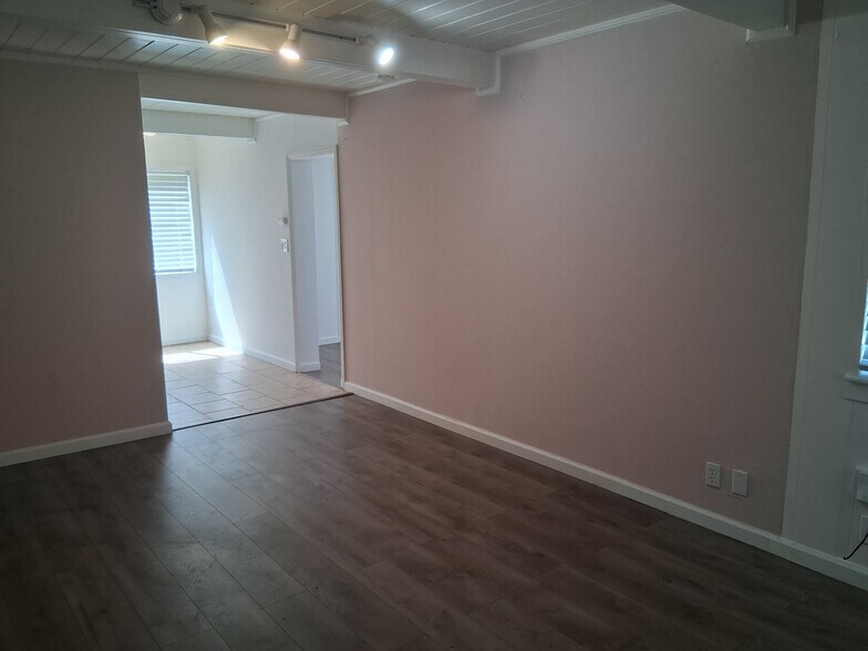 Building Photo - 167 Ladera Dr