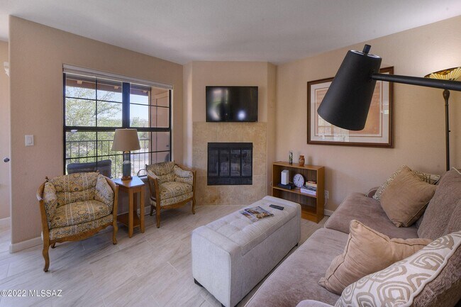 Building Photo - 6651 N Campbell Ave