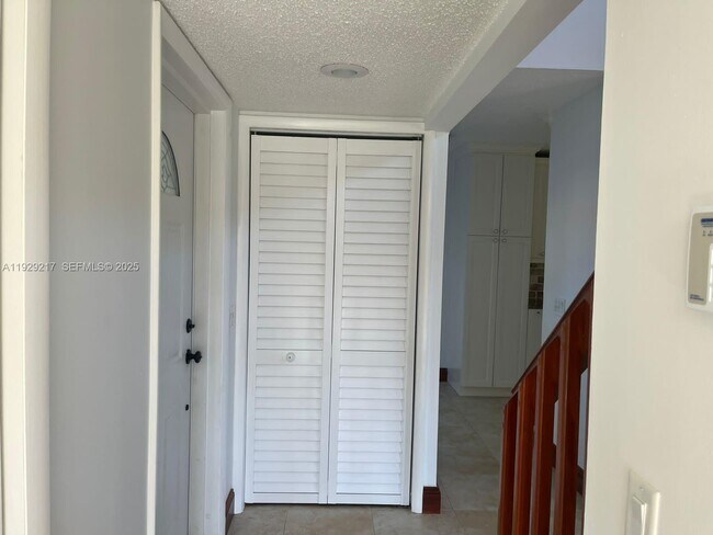 Building Photo - 1528 Springside Terrace