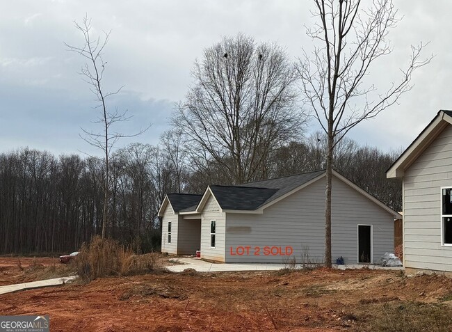 Building Photo - 18 Lyla Ln