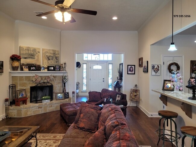 Building Photo - 1204 Robinsville Ct