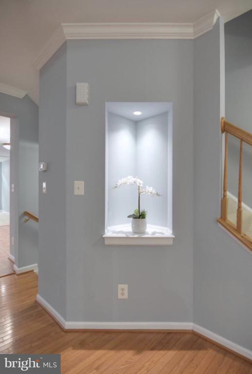 Building Photo - 422 Sheila St