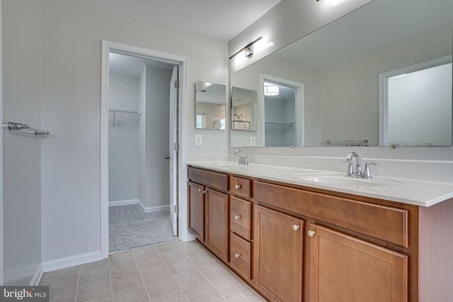 Building Photo - 2895 Sedgemore Pl