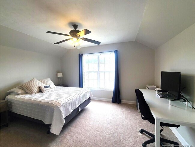 Building Photo - 5215 Woodpecker Dr