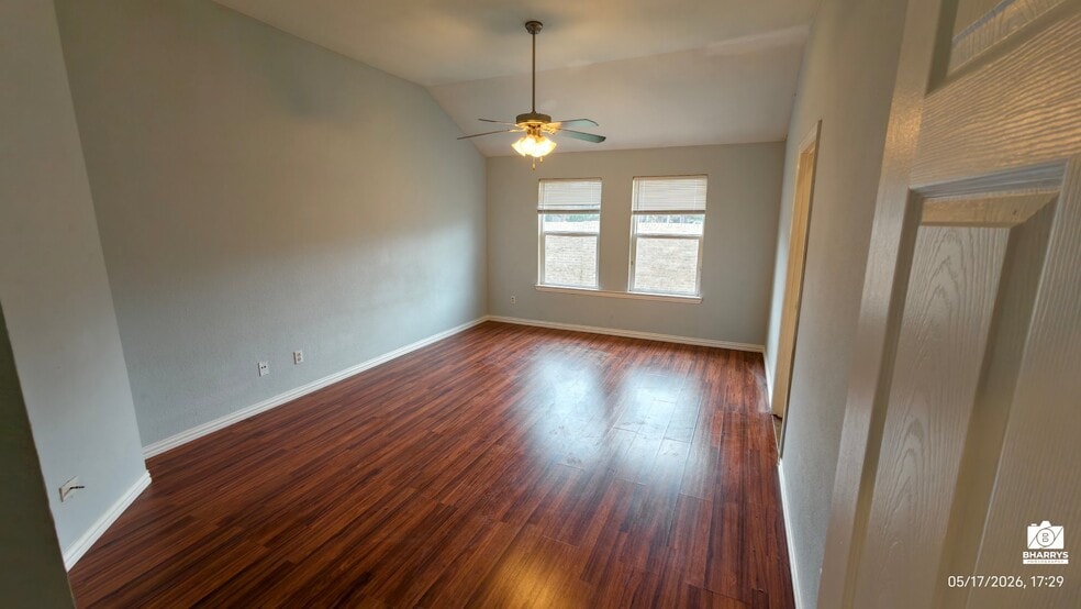 Building Photo - 304 Hummingbird Dr