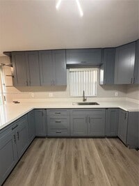 Building Photo - 300 NW 16th Ave