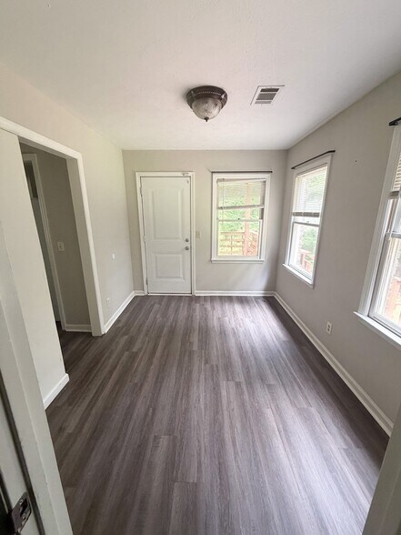 Building Photo - 6197 Trestlewood Dr
