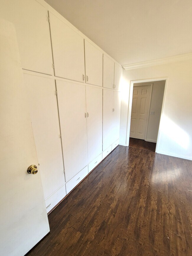 Building Photo - 224 Cabrillo Rd