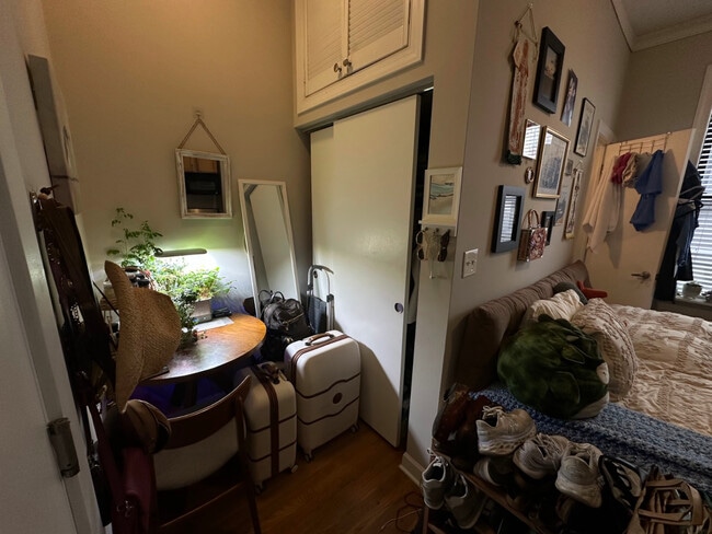 Building Photo - 2525 N Clark St