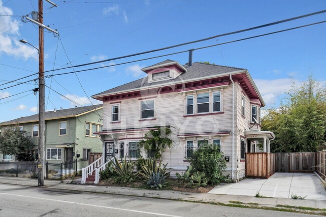 Building Photo - 3337 California St