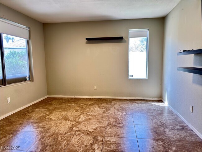 Building Photo - 1635 White Dr
