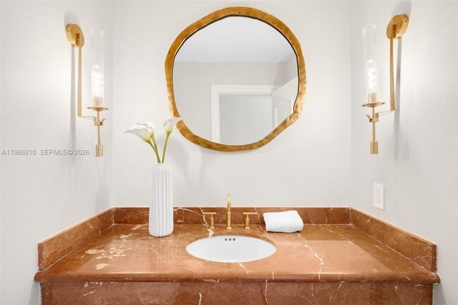 Building Photo - 7155 Los Pinos Blvd