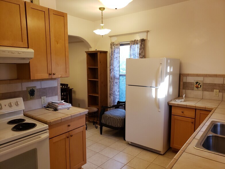 Apt 2 Kitchen - 319 N 3rd St