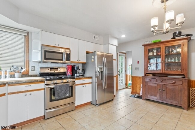 Building Photo - 428 Riverview Rd