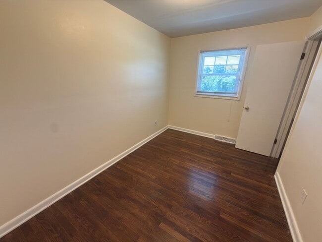 Building Photo - Christiansburg, 3 BR / 1 BA, Available for rent