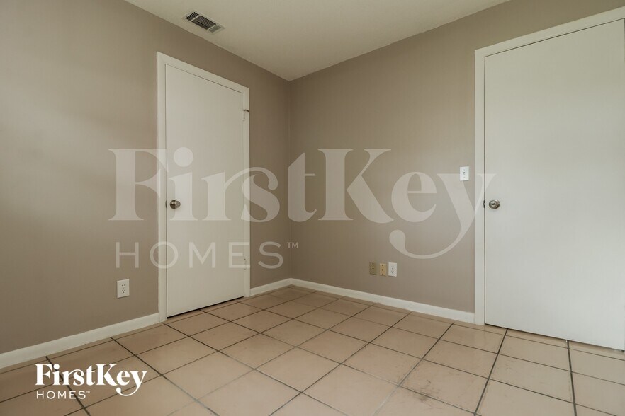 Building Photo - 315 Miami Ave