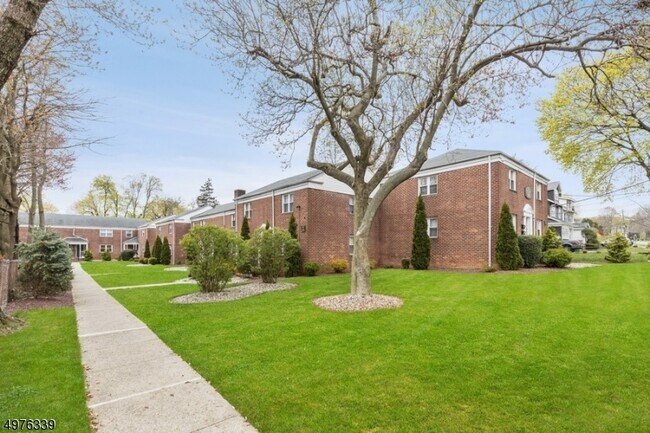 Building Photo - 138-140 Lincoln St