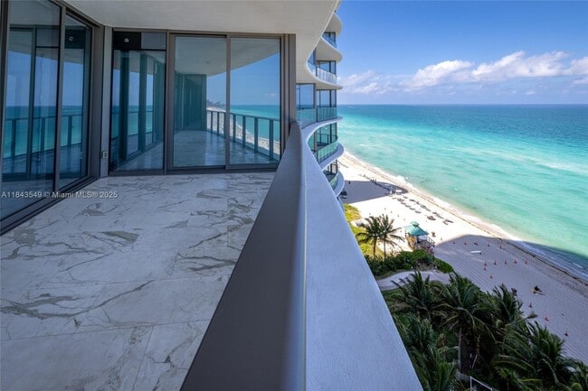 Building Photo - 15701 Collins Ave