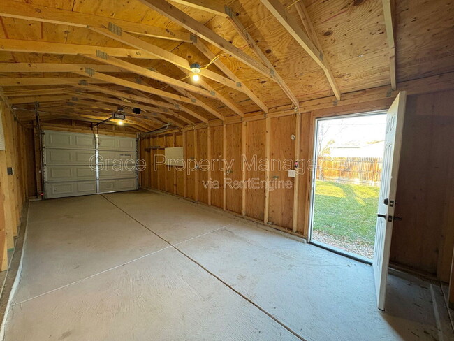 Building Photo - 4925 Clay St