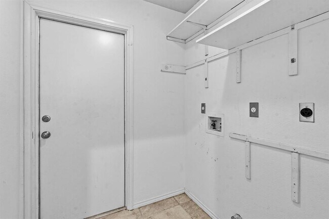 Building Photo - 5021 McDade Dr