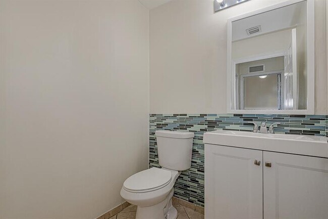 Building Photo - 11605 NW 89th St
