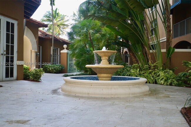Building Photo - 19999 E Country Club Dr