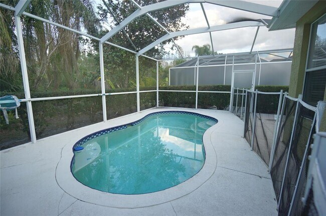 Building Photo - 10214 Evergreen Hill Dr