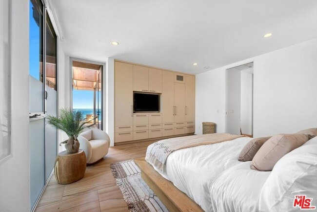 Building Photo - 25102 Malibu Rd