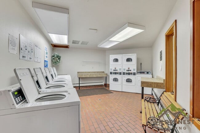 Building Photo - TWO MONTH Summer Rental  -Timber Ridge Condo - Cozy 1 Bedroom/1 Bath w/Fireplace and Pull-out couch