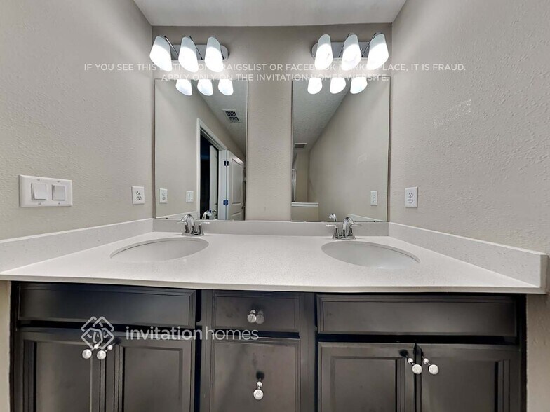 Building Photo - 546 Cherry Ridge Dr