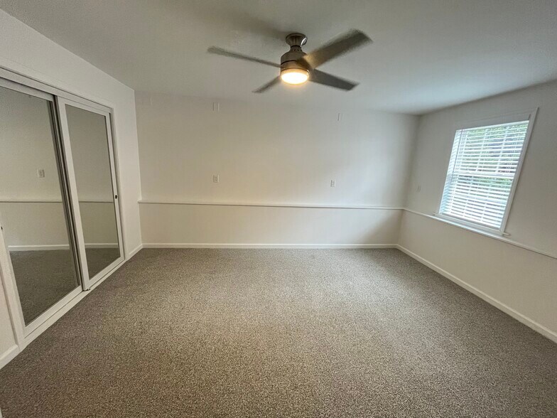 Lower level bedroom - 12 Brookside Cir