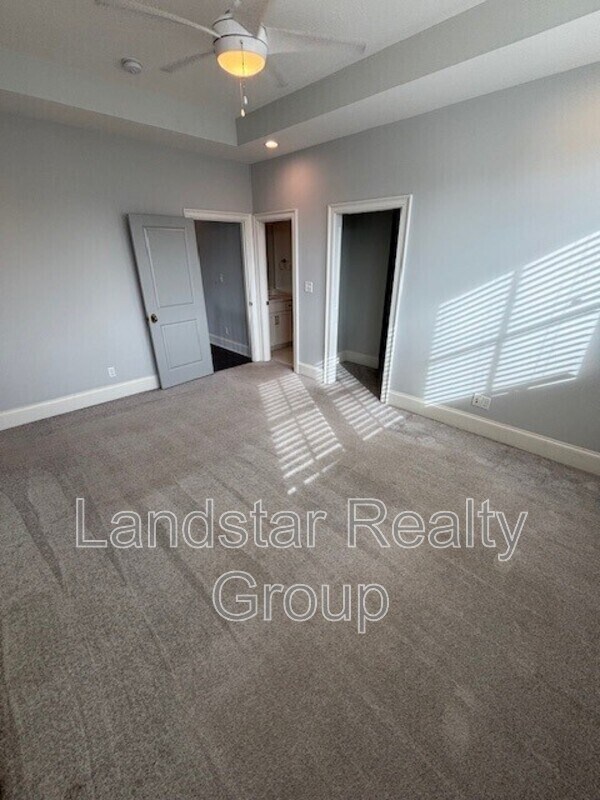 Building Photo - 6411 Moonseed St