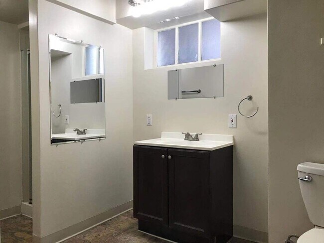 Building Photo - CLICK "REQUEST A TOUR" NOW!