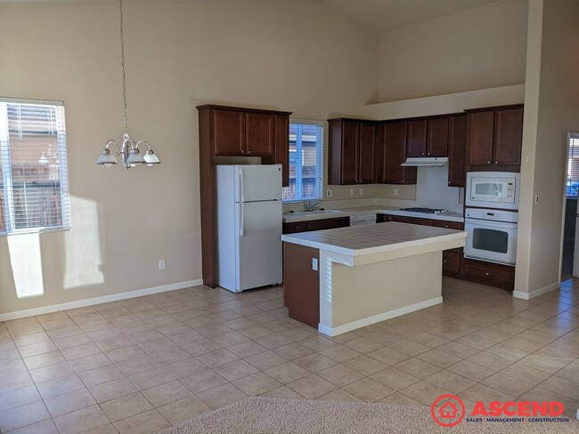 Building Photo - 4 BEDROOM 2 BATH HOUSE IN SOUTHWEST CUL-DE-SAC